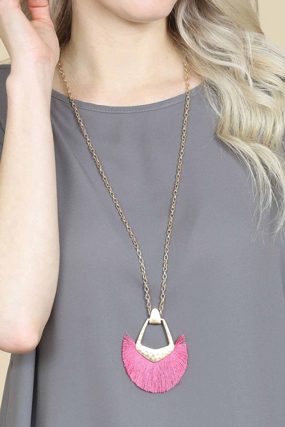 B1n2121- Bohemian Inspired Tassel Pendant Necklace
