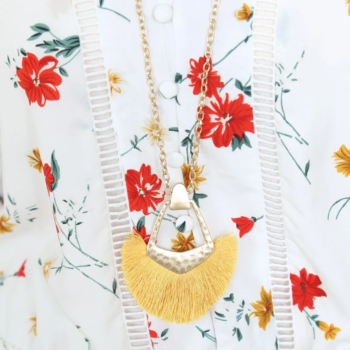 B1n2121- Bohemian Inspired Tassel Pendant Necklace