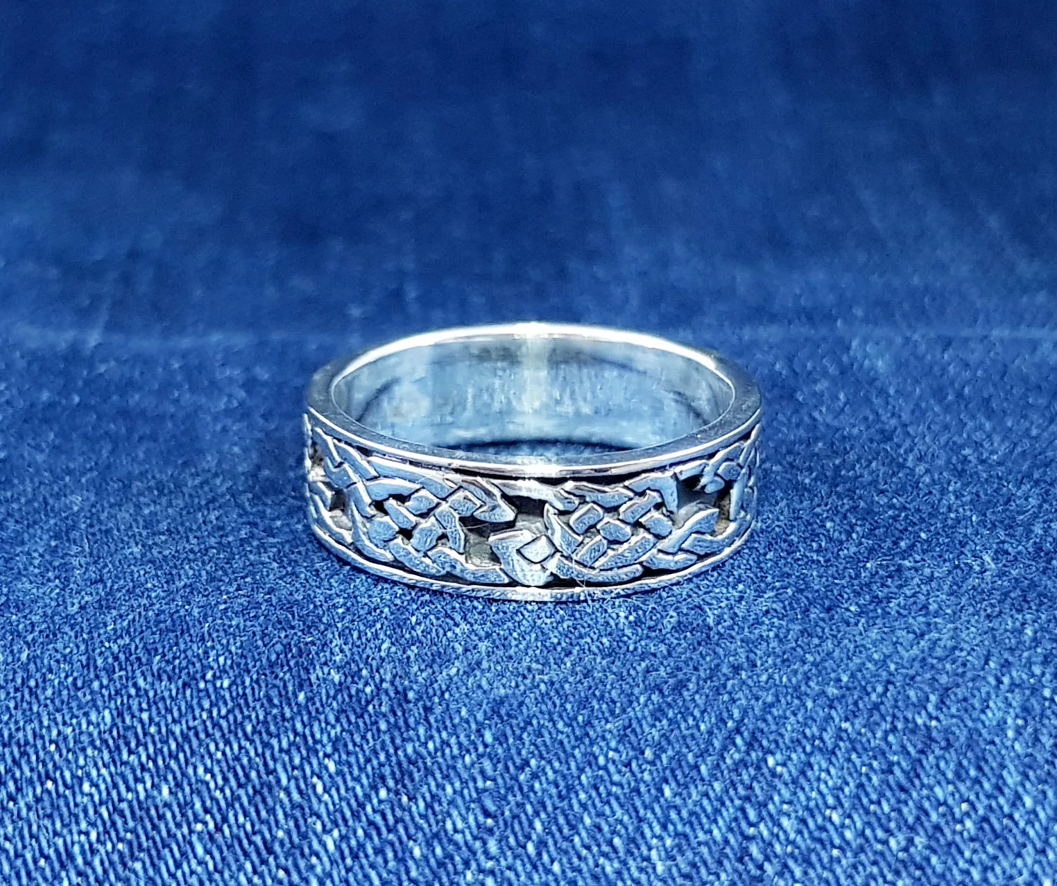 Beautiful Celtic Ring