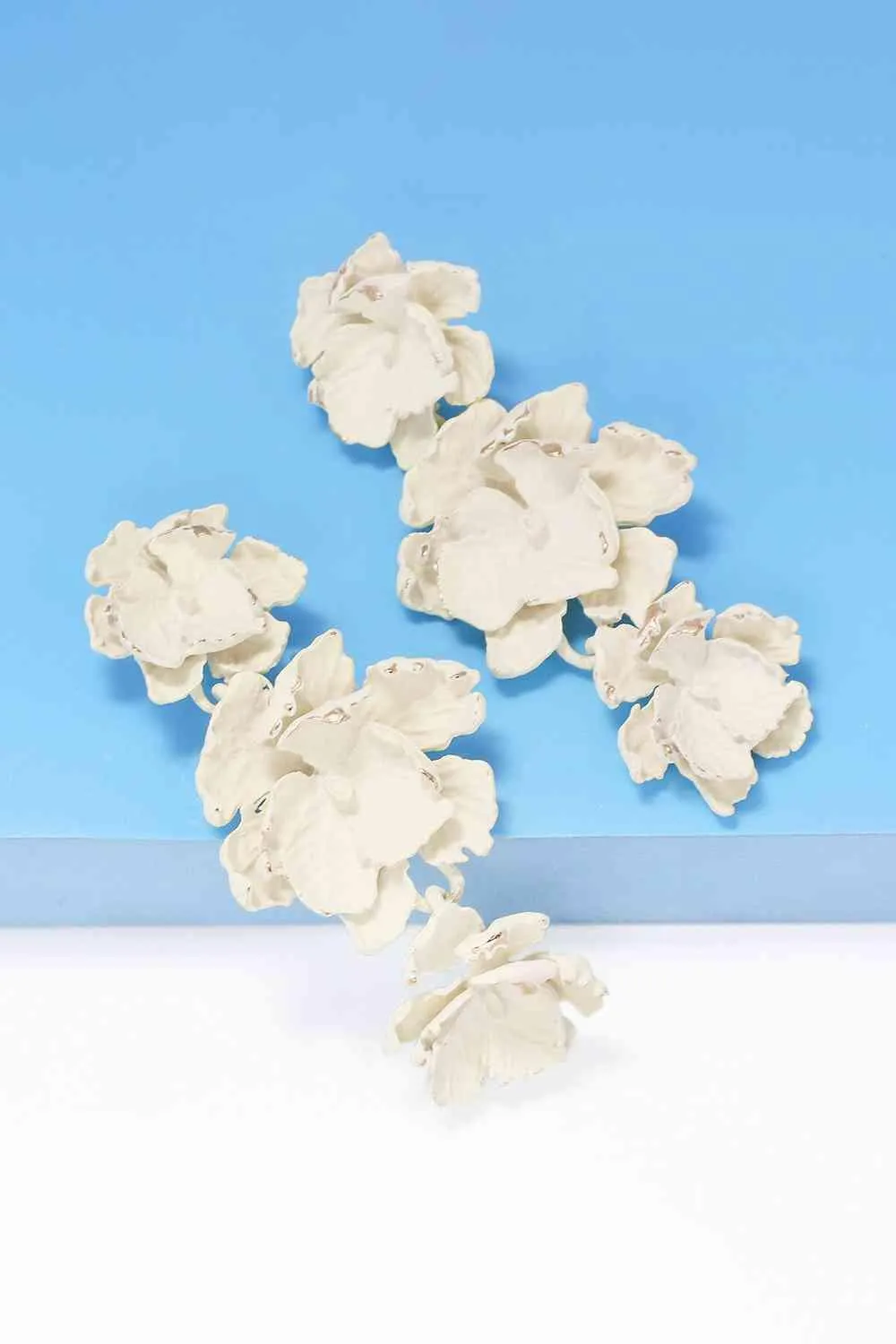 Chic Floral Zinc Alloy Dangle Earrings - Style Elevation