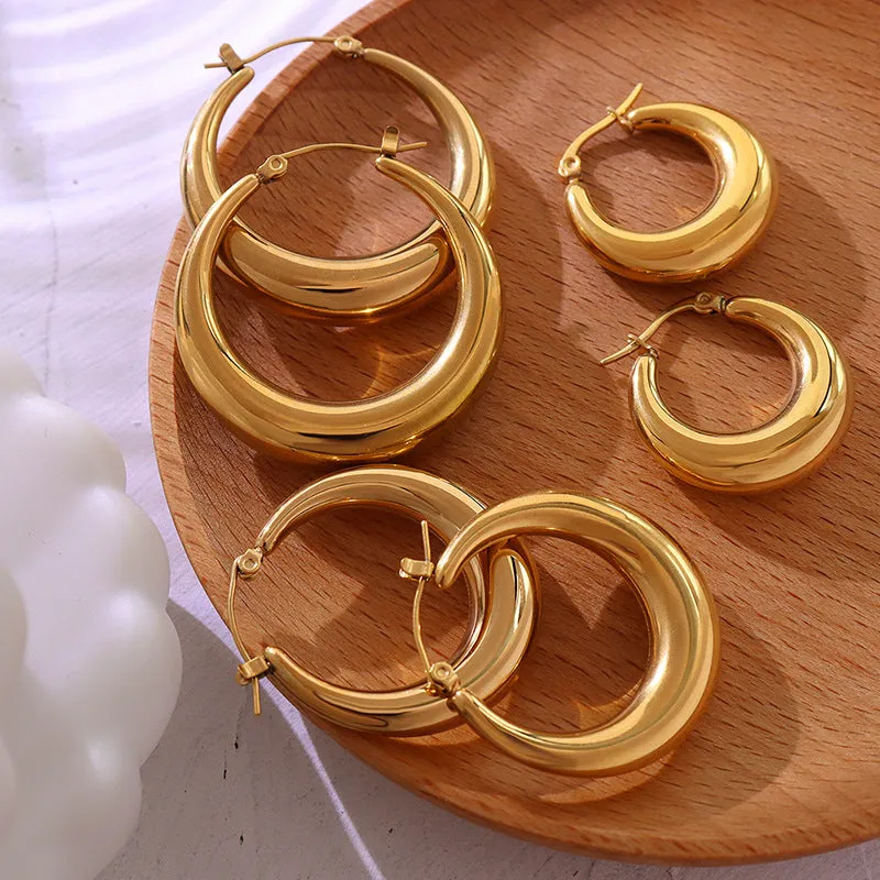 Chic U-Shaped Geometric Earrings for Women - Elegant 18K Gold Plated Studs