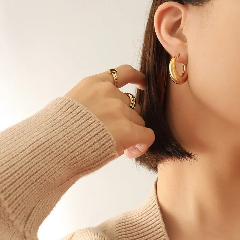 Chic U-Shaped Geometric Earrings for Women - Elegant 18K Gold Plated Studs
