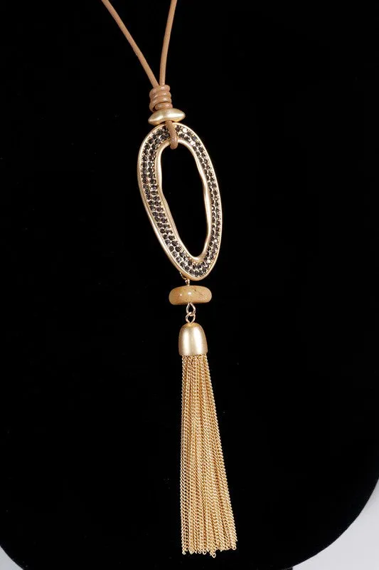 Elegant Oval and Chain Tassel Pendant Necklace