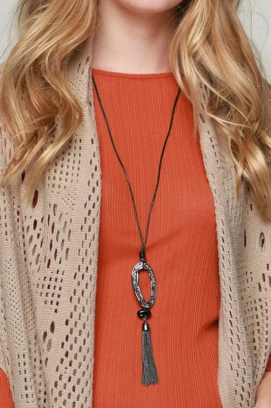 Elegant Oval and Chain Tassel Pendant Necklace