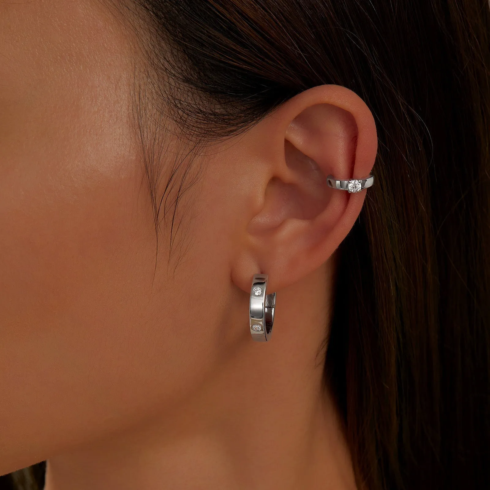 Invisible Set Huggie Hoop Earrings E0559CLP00