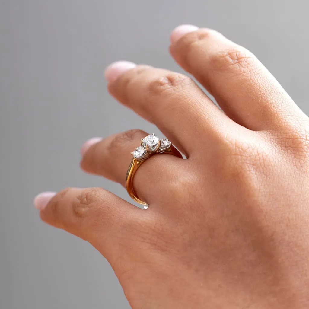 LEXI 1.00ct | Round 3-Stone Diamond Set in 18ct Gold