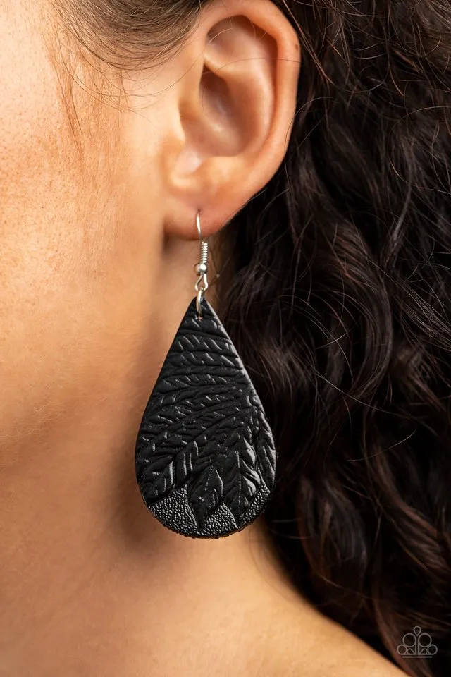 Paparazzi Earring ~ Everyone Remain PALM! - Black