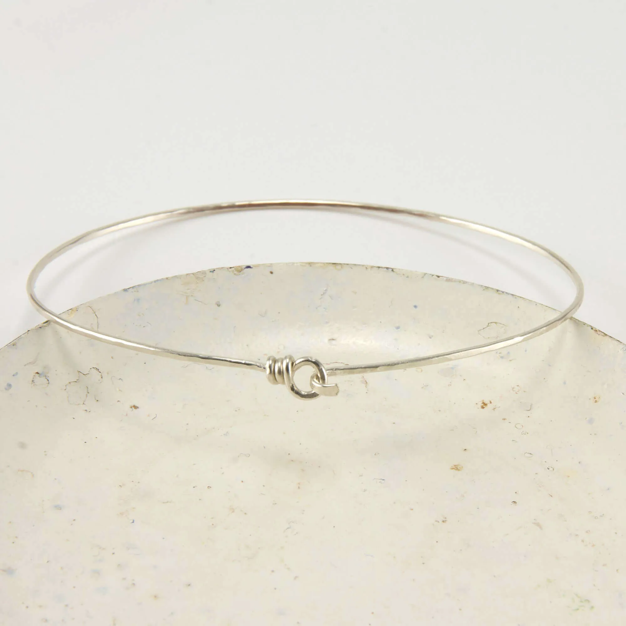 PIPA THIN BANGLE BRACELET