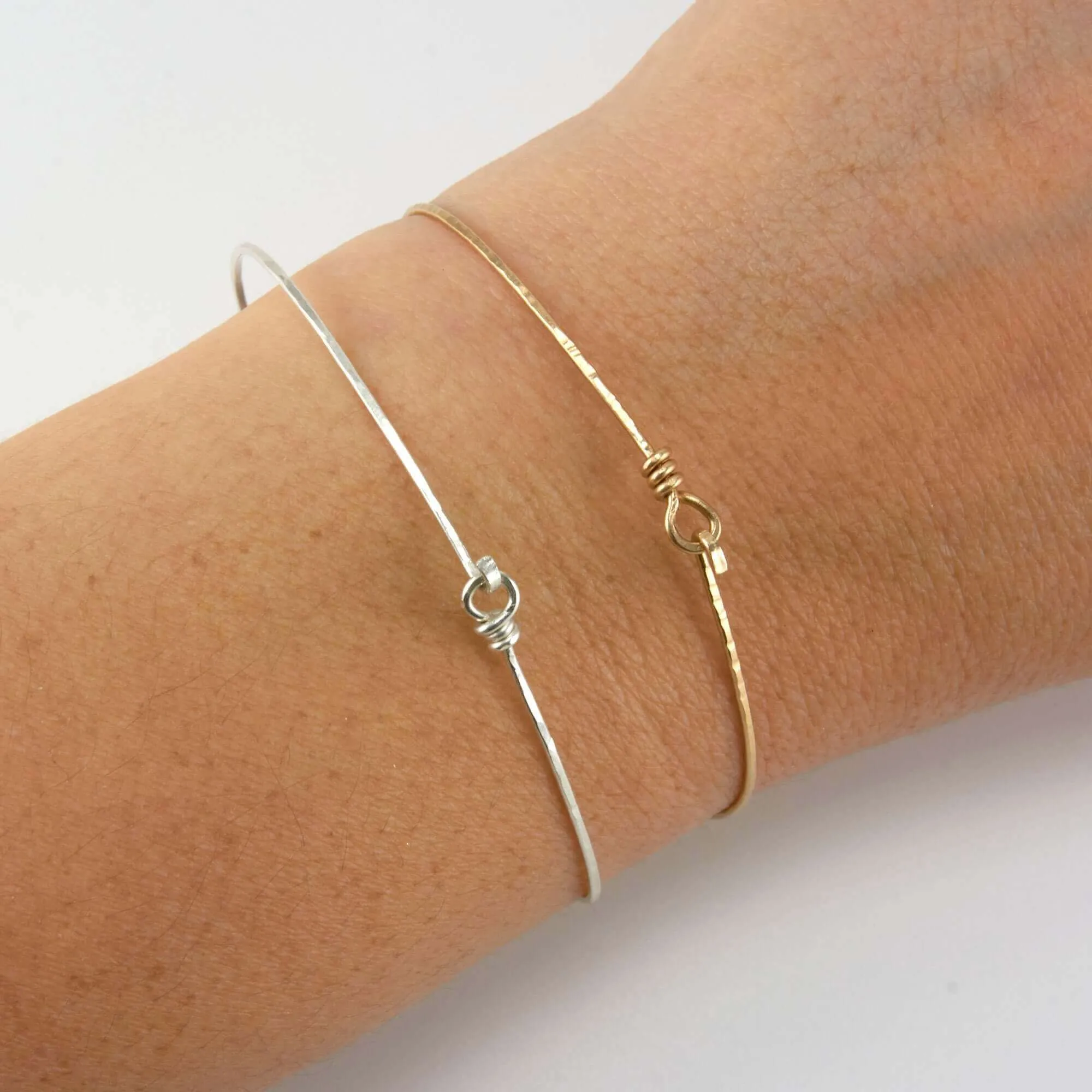 PIPA THIN BANGLE BRACELET