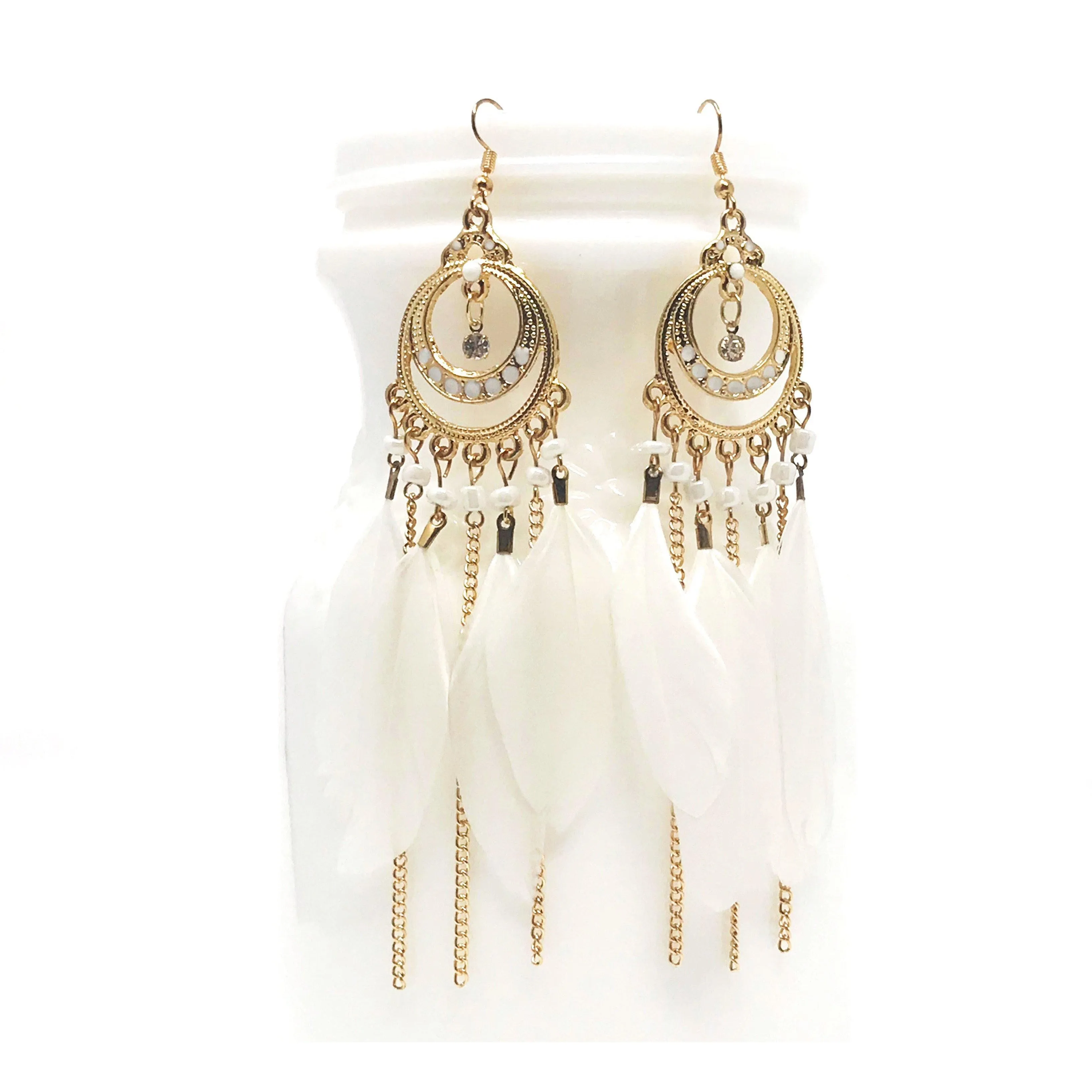 White Feather Dangle Chain Earrings: Elegant Bohemian Accents for Effortlessly Chic Looks